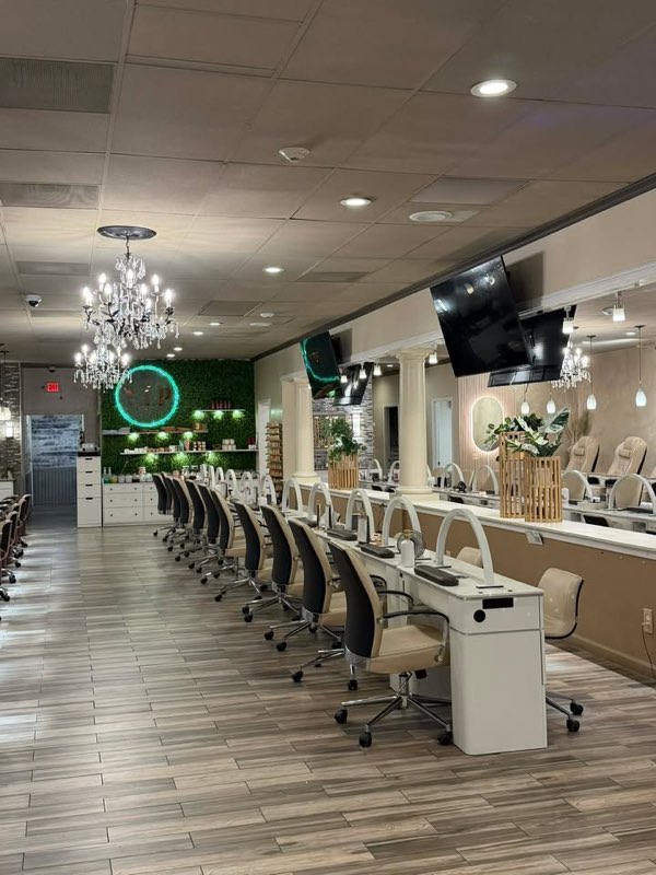 About VIP Nails 4